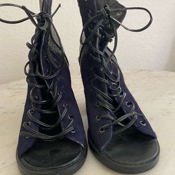 Finders keeps lace up heeled booties - Picture 3 of 4